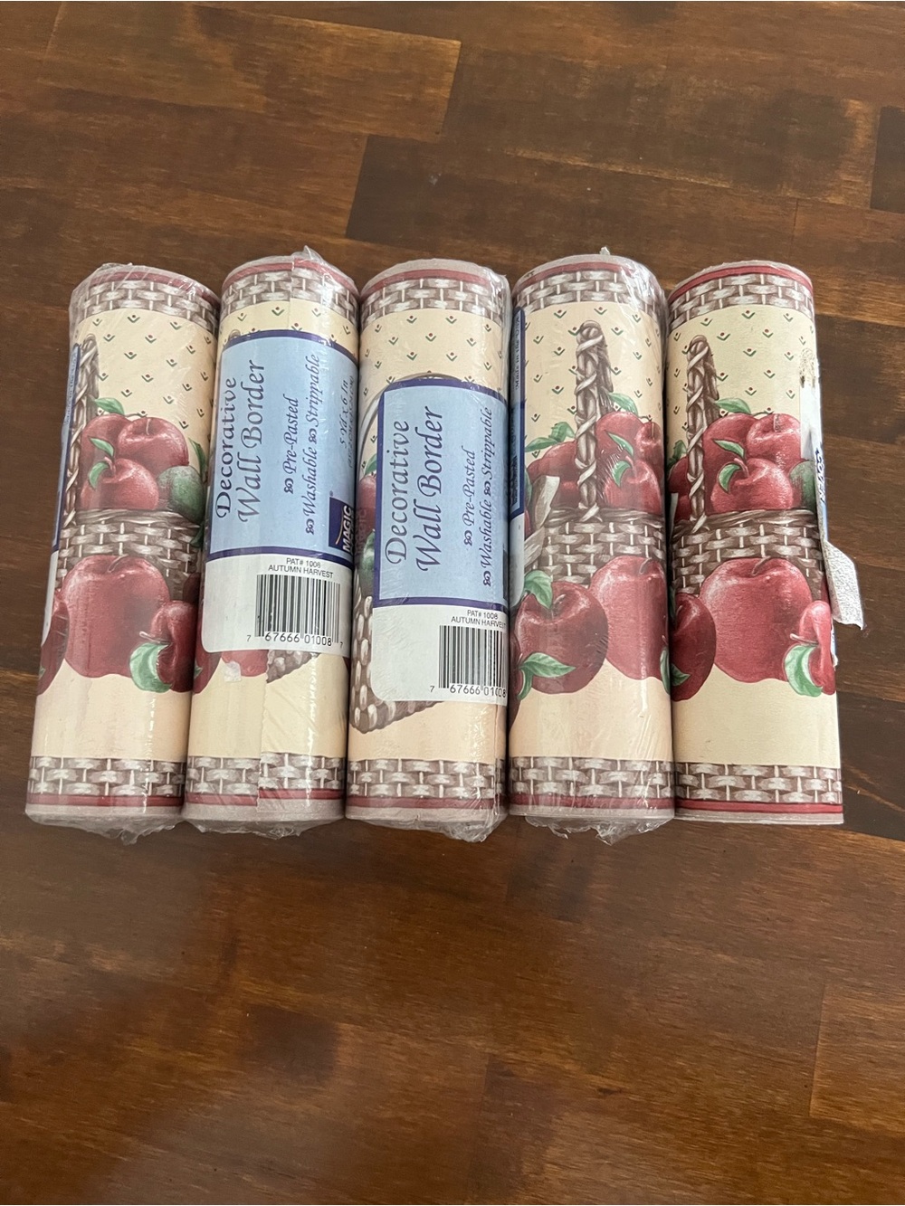 Vintage Red Apple Basket Wallpaper Border 25 Yards